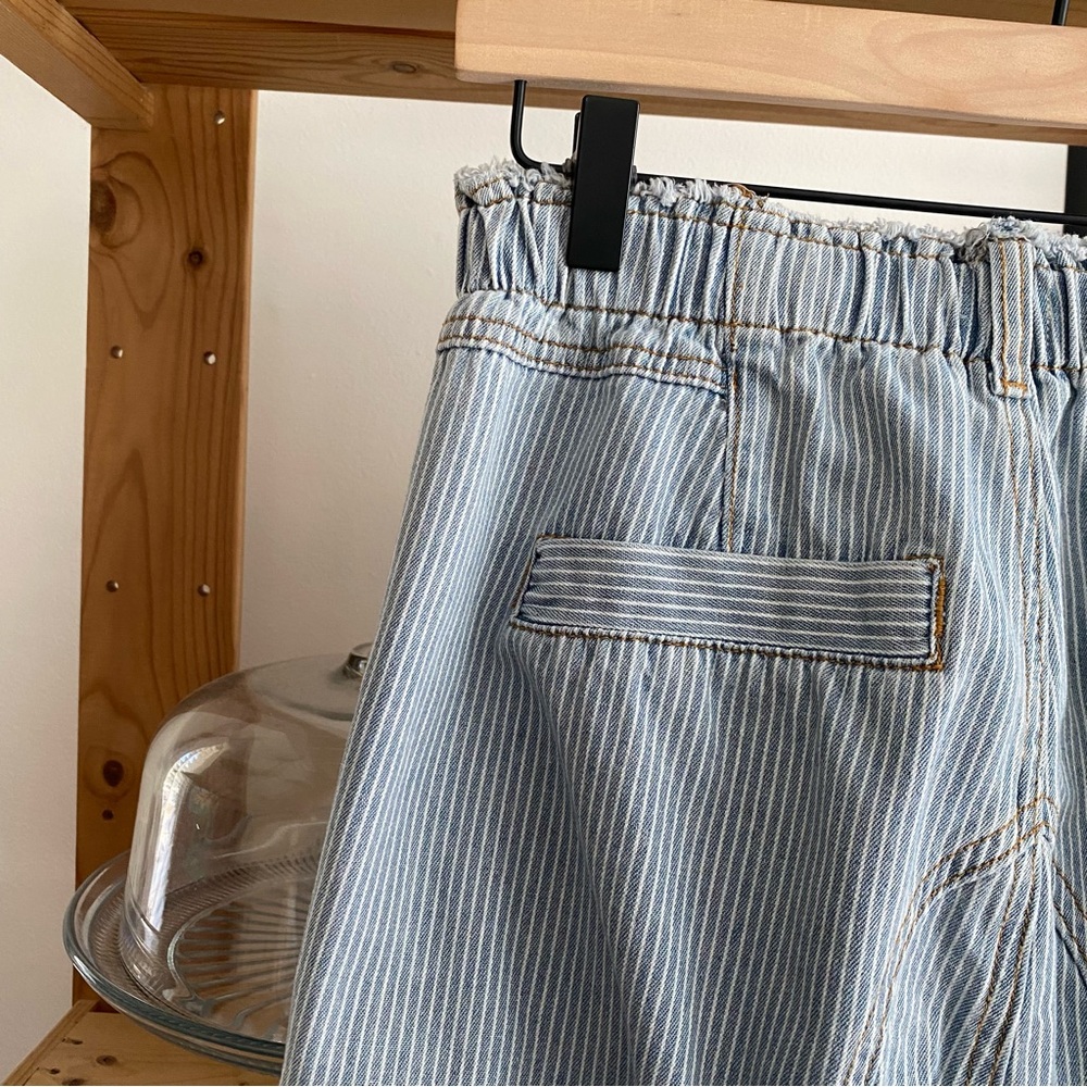 POL Light Blue Denim Cargo Jeans with Cream Pockets - Picture 11 of 16